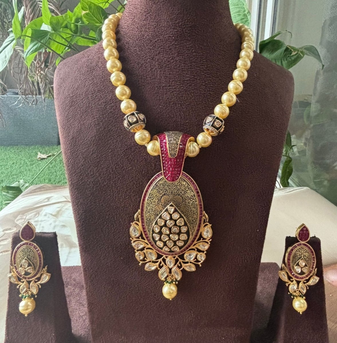 Exclusive Vilandi RubyPendant Set with matching earrings - MR Jewels